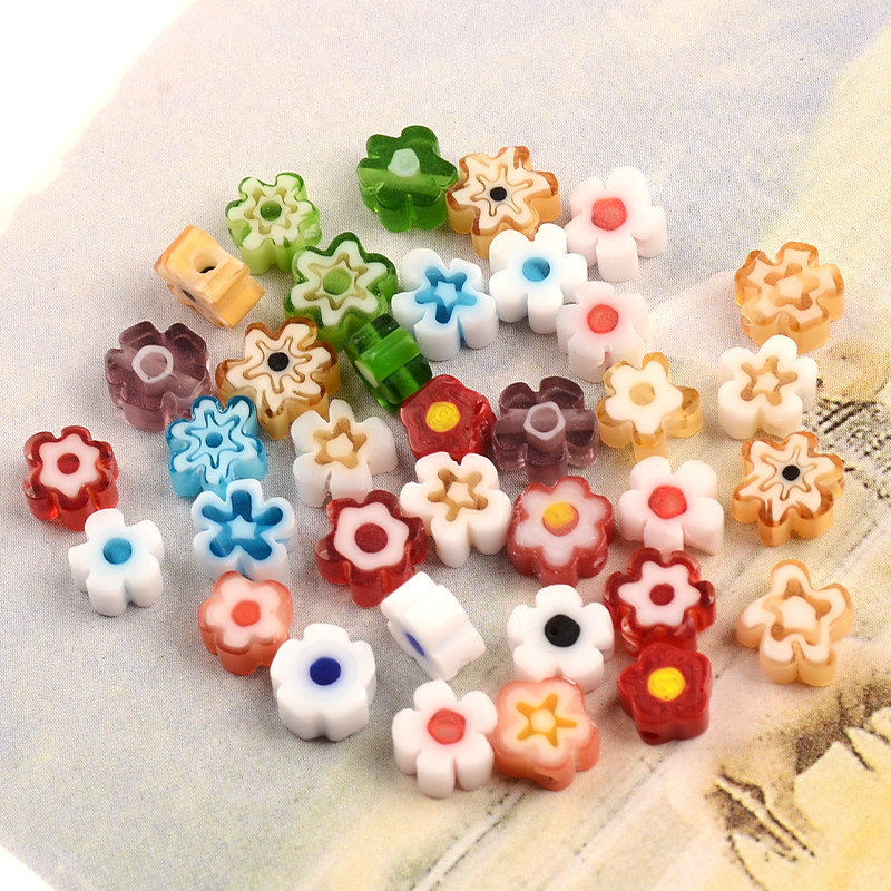 Otprilike 5-6 mm nepravilne pljosnate cvjetne perle, višebojne lampwork staklene perle za izradu nakita, narukvica, naušnica, DIY ručni rad