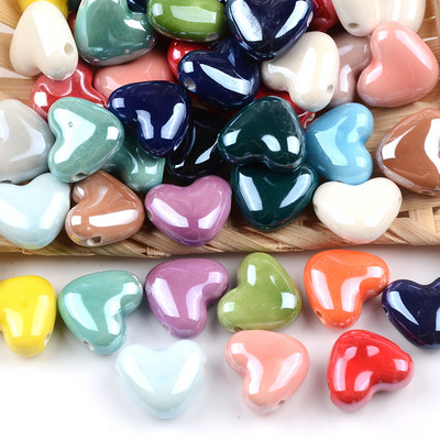 15 mm-es többszínű szív alakú kerámia gyöngyök porcelán négyzet alakú keresztlyukú gyöngyök ékszerkészítéshez karkötő nyaklánc varázslatok 2 mm-es lyuk