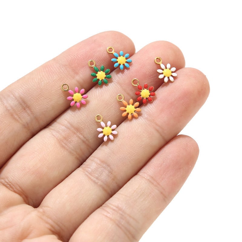 20db Rozsdamentes acél Arany Zománc Daisy Charms Gyöngyök karkötőhöz Nyaklánc Leletek készítése Vízálló