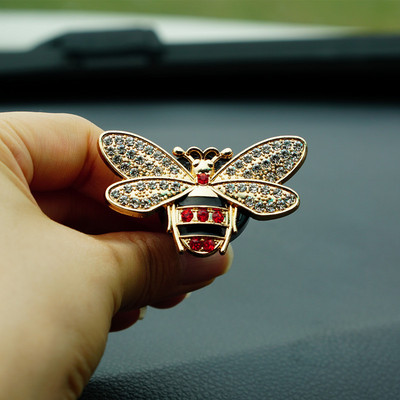 MR TEA New Diamond Metal Crown Cross Rabbit Styling automobila Osvježivač zraka Parfem za automobil Klima uređaj Miris Igračke Accrssories