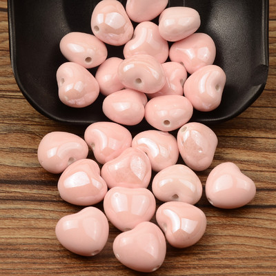 Új 15x17 mm-es karkötő tartozékok 3D szív kerámia gyöngyök fülbevaló nyaklánc kiegészítők gyöngyök barkács ékszerekhez.