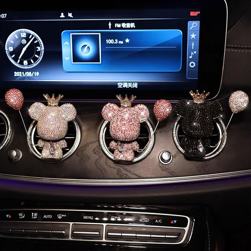 Novi Charm Bear Osvježivač zraka Ukrasi Kreativni kristalni dijamantni ukras Ogrlica Outlet Dodaci za aromaterapiju automobila