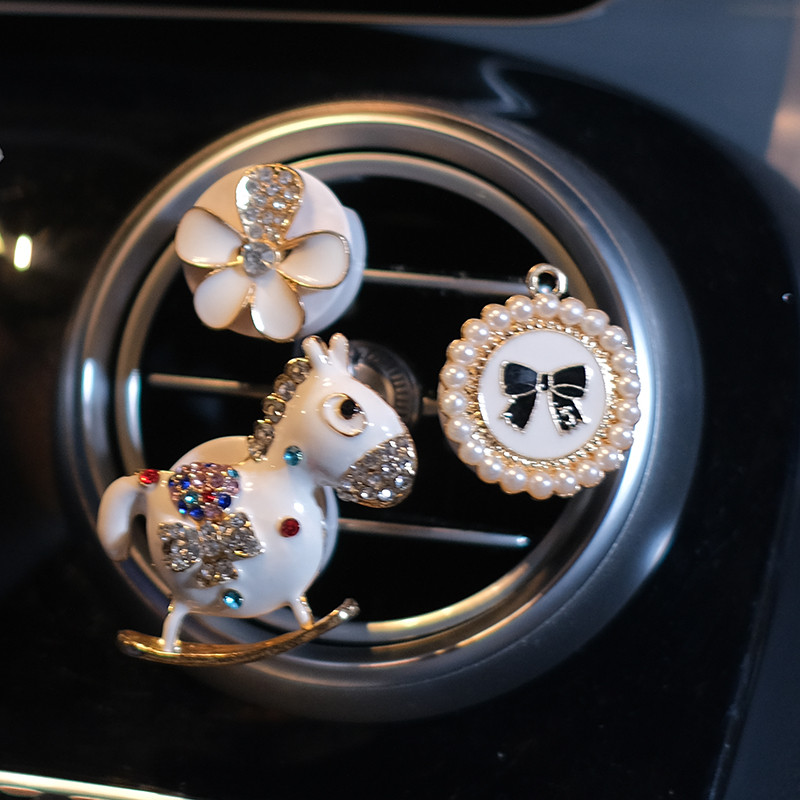 Slatka crtana djevojka plesačica Otvor za zrak Aromaterapijske kopče Osvježivač zraka za automobil Čvrsti raspršivač parfema Flower Decro Dodaci za automobil