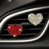Mini Decorare mașină în formă de inimă Aromă interioară pentru mașină Difuzor de arome Priză automată Clip de parfum Bling Accesorii auto Fete