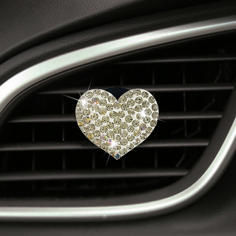 Mini Decorare mașină în formă de inimă Aromă interioară pentru mașină Difuzor de arome Priză automată Clip de parfum Bling Accesorii auto Fete