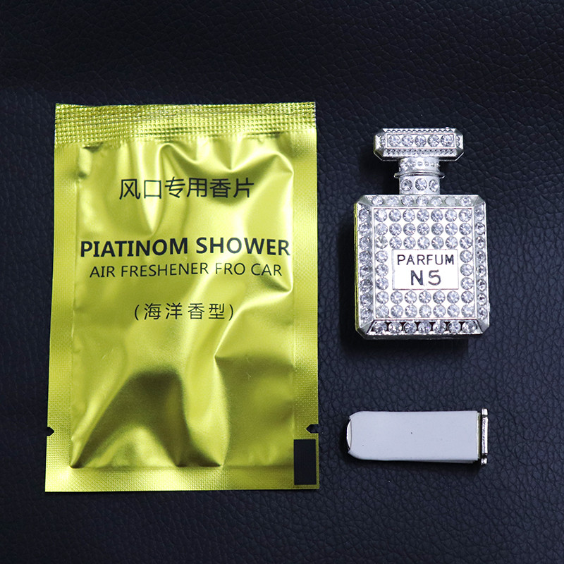 Autós aromadiffúzor Bling gyémánt parfümös palack dekor az autós szellőző csíptetőhöz légfrissítő az autók belső dekorációjában