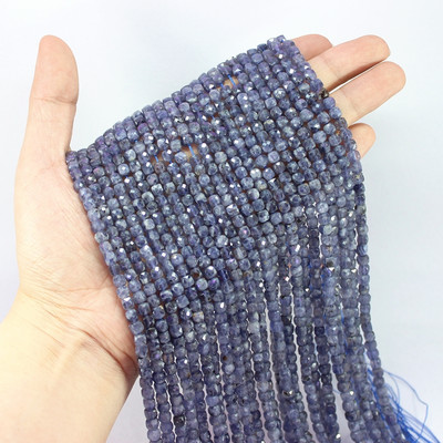 Veleprodaja 4 x 4 mm prirodni fluorit Hubei tirkiz ametist kunzit Amazonit kocka Faktirani kamen labave male perle Izrada nakita