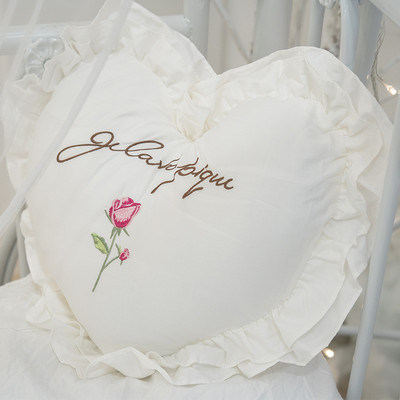 Нова възглавница от 100% памук с форма на сърце, бродирана декоративна възглавница за спалня с волани Меки декоративни възглавници