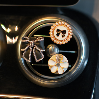 1 set Creative Diamond Flower Air Outlet Aromatherapy Clip Osvježivač zraka za automobil Čvrsti difuzor parfema Bow Decro Clips Dodaci