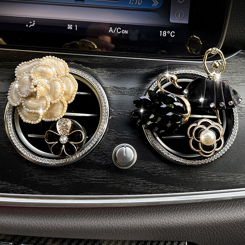 1 set Creative Diamond Flower Air Outlet Aromatherapy Clip Osvježivač zraka za automobil Čvrsti difuzor parfema Bow Decro Clips Dodaci