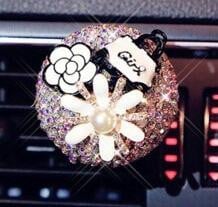 Ornamente pentru mașini de lux fată Diamant rafinat Priză aer condiționat Agent de împrospătare a aerului auto Styling auto Parfumuri