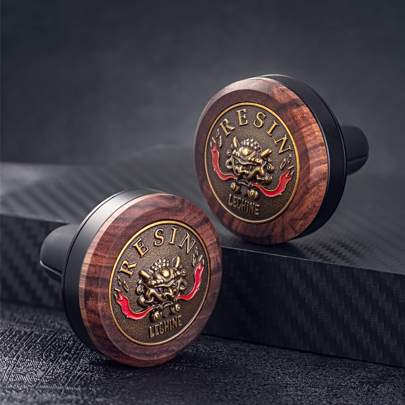 Luksuzni drveni difuzor mirisa za automobil Dizajn životinjskog uzorka Miris za automobil Divlje zvijeri Aroma za automobil Pomirišite dodatke za automobil