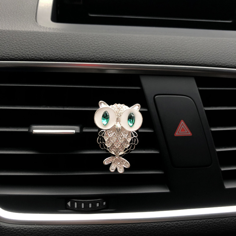 Metalna sova u boji parfem za modeliranje automobila Lijepa bušilica za vodu sova osvježivač zraka za automobil ukrasna kopča Rhinestone Parfem za automobil