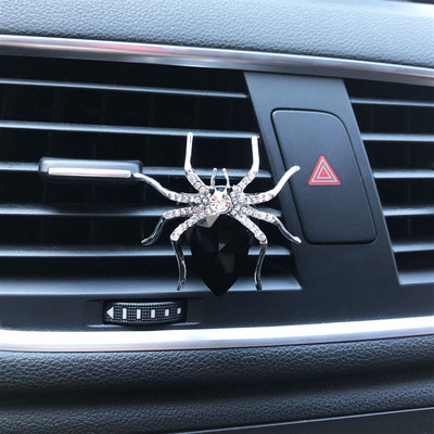 Kiváló fémes Crystal Spider formák női autós parfüm Szép fém pók autós légfrissítő kondicionáló dekoratív parfüm
