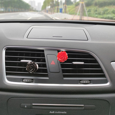 2 vnt. gražių spalvų plastikinių gėlių formų moteriški automobilių kvepalai Gražūs spalvingi rožiniai automobilio oro gaiviklis Kvepalų segtukas