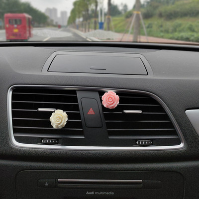 2 vnt. gražių spalvų plastikinių gėlių formų moteriški automobilių kvepalai Gražūs spalvingi rožiniai automobilio oro gaiviklis Kvepalų segtukas