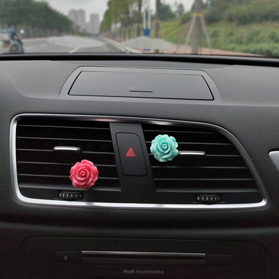 2 vnt. gražių spalvų plastikinių gėlių formų moteriški automobilių kvepalai Gražūs spalvingi rožiniai automobilio oro gaiviklis Kvepalų segtukas