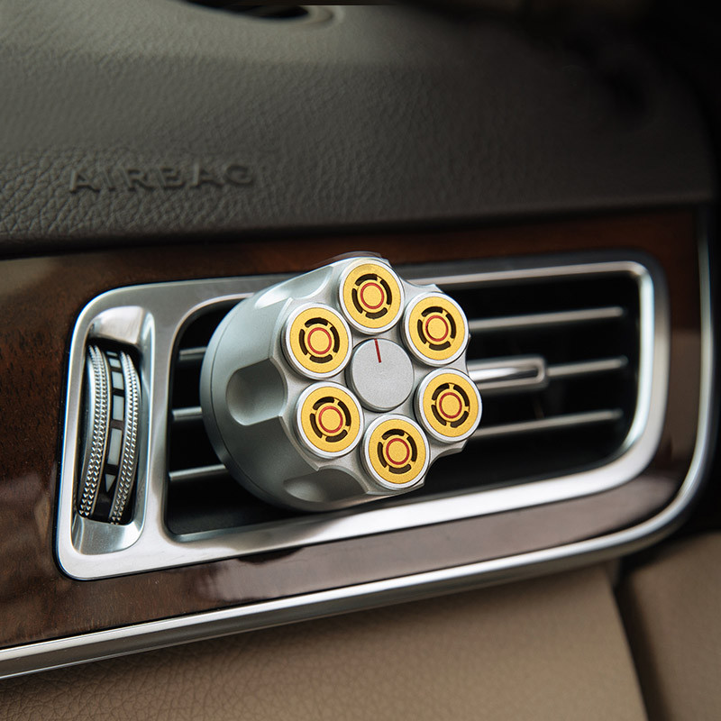 Creative Alloy Revolver autós légfrissítő autós levegőkimeneti illatkapocs Hat féle parfüm autó belső dekorációs kiegészítők