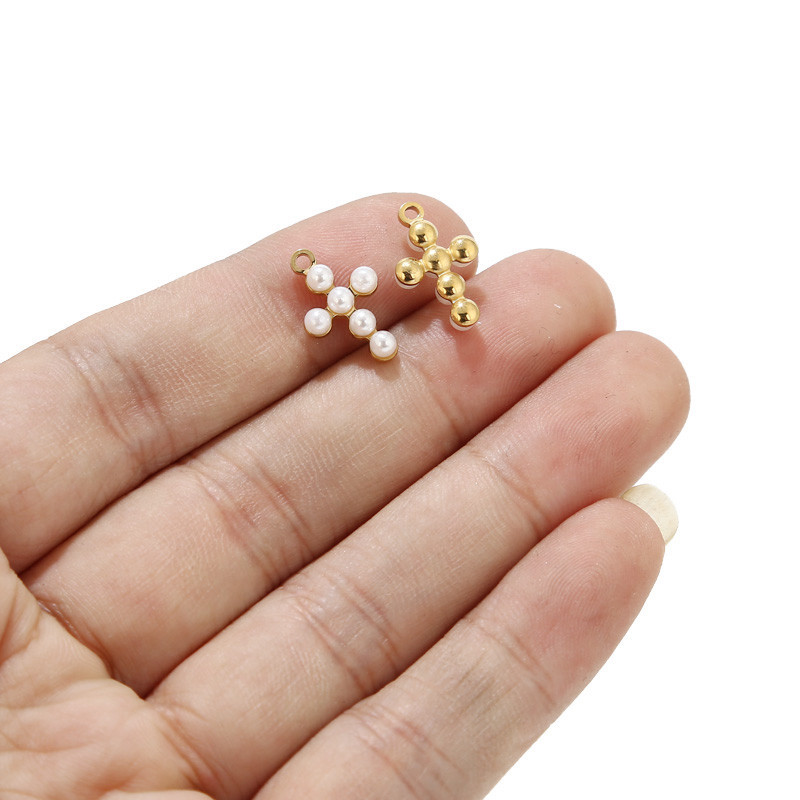 5 komada zlatnih privjesaka s malim križem od nehrđajućeg čelika od lažnog bisera, malim privjescima s raspelom za viseće naušnice, ogrlice, narukvice