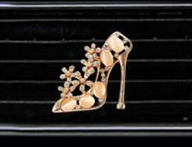 Odjeća i visoke potpetice za modeliranje automobila Parfemska kopča izlaz klima uređaja osvježivač zraka u automobilu difuzor osvježivača zraka