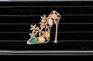 Odjeća i visoke potpetice za modeliranje automobila Parfemska kopča izlaz klima uređaja osvježivač zraka u automobilu difuzor osvježivača zraka