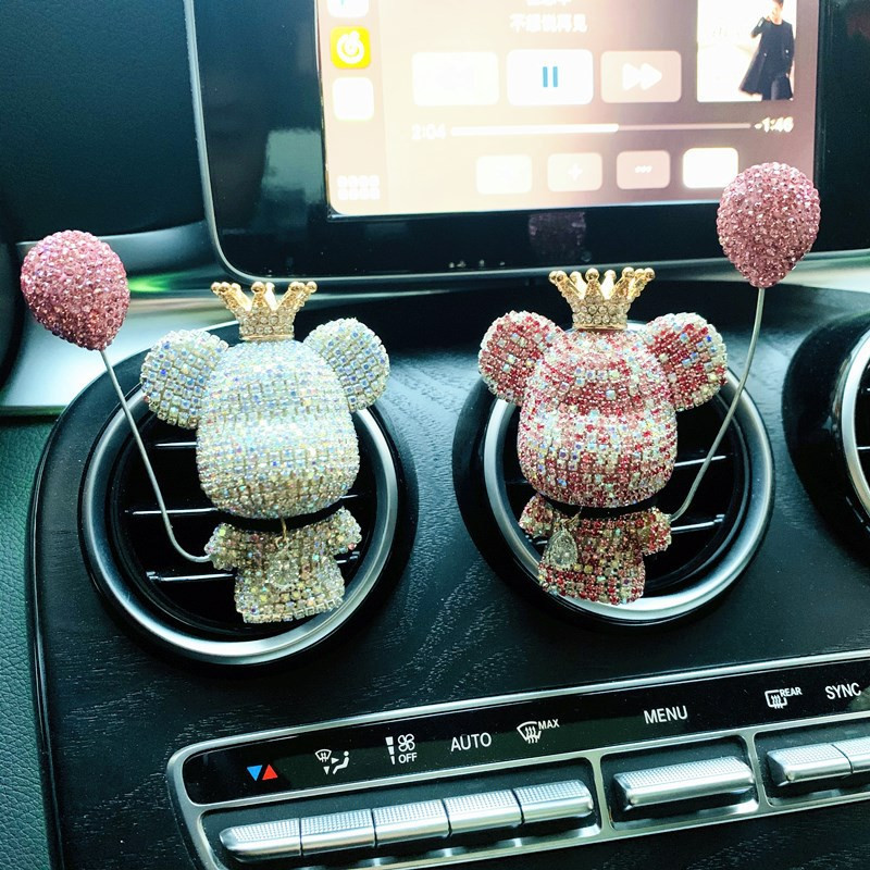 Novi Charm Bear Air Ball Osvježivači Ukrasi Kreativni Crystal Diamond Decoration Outlet Auto Airball Dodaci za aromaterapiju