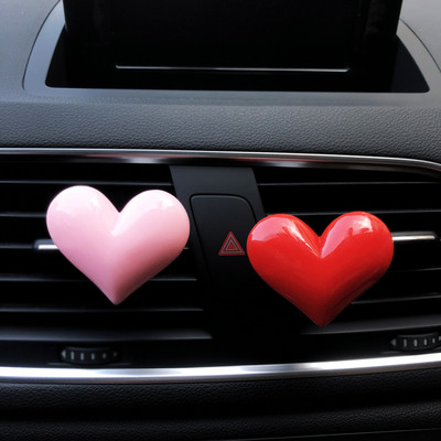 Peen punane südamega autoparfüüm Armas värviline plastikust südamega auto õhuvärskendaja Dekoratiivne parfüümiklamber