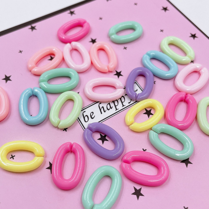 100 vnt / siunta 14,5 * 9 mm 18 * 12 mm spalvinga plastikinė atviros grandies grandinės U formos atvira šokinėjimo žiedo jungtis, skirta „pasidaryk pats“ papuošalams rasti
