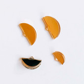 10 komada metalnih naboranih završnih čepova za ravnu kožnu užad Bijela K zlatna boja završnih pričvršćivača Konektori Kopče Materijal za nakit