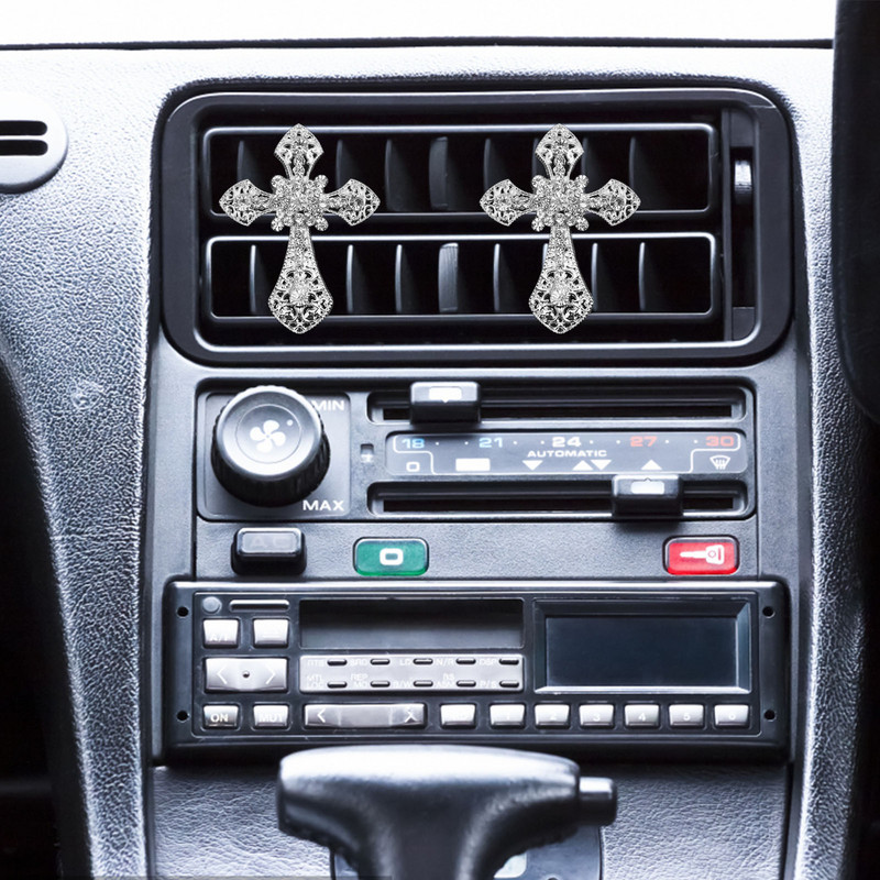 Auto õhuvärskendajad õhutusklambrid Cross Car parfüümi klambri õhu väljalaskeava värskendaja parfüümi klamber Auto õhuventilaatori klambri amulett Bling Car