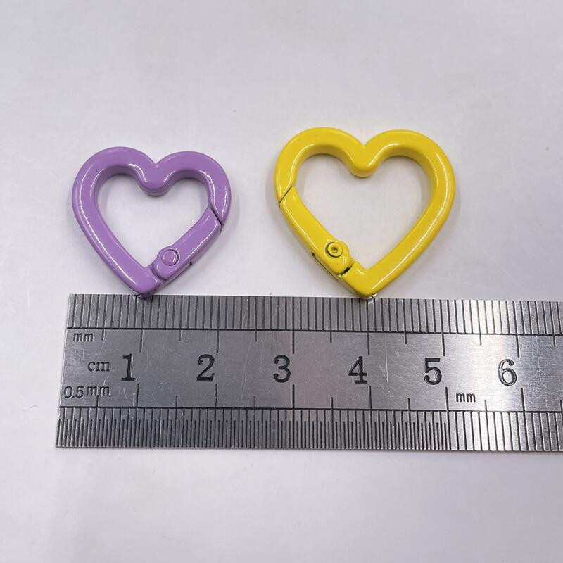 10kom Metalne opružne kopče Kuke Privjesak za ključeve Srce koji se otvara Remen Torba Kopča Lanac za pse Kopča Konektor za DIY privjesak za ključeve Nakit