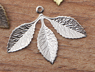 JXMYLAI 50 KOM 31*23 mm metalni bakreni filigranski privjesci s listovima, privjesak DIY ručno izrađeni dodaci za izradu nakita