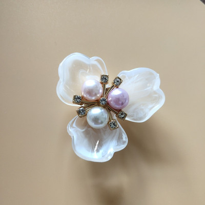 10 KOM 36x39mm Metalna legura Akril Imitacija bisernog cvijeća za broš Odjeća Pokrivala Dodaci Izrada nakita DIY