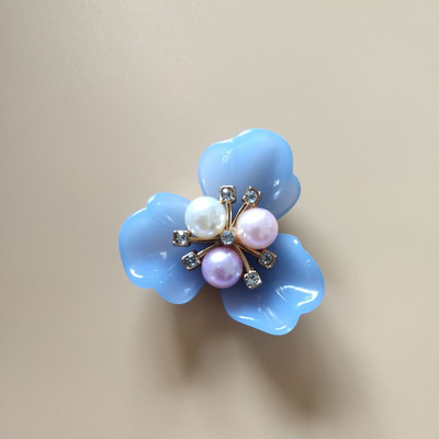 10 KOM 36x39mm Metalna legura Akril Imitacija bisernog cvijeća za broš Odjeća Pokrivala Dodaci Izrada nakita DIY