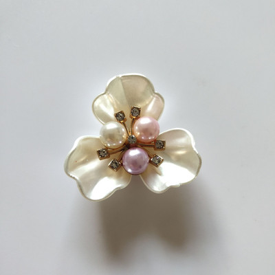 10 KOM 36x39mm Metalna legura Akril Imitacija bisernog cvijeća za broš Odjeća Pokrivala Dodaci Izrada nakita DIY