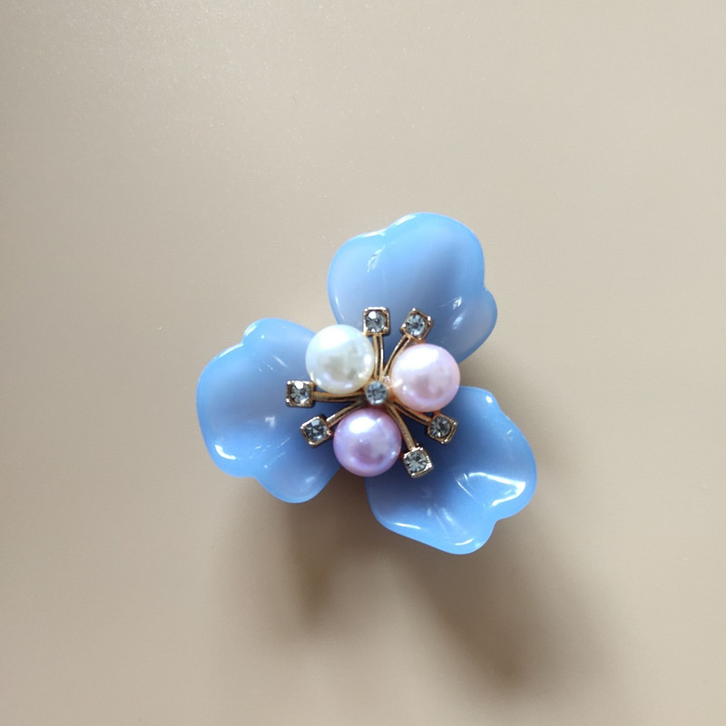 10 KOM 36x39mm Metalna legura Akril Imitacija bisernog cvijeća za broš Odjeća Pokrivala Dodaci Izrada nakita DIY