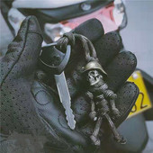 1 gab Skull Head Keychain Automašīnas motociklistu ķivere Kulons Atslēgu piekariņš Pīta virve Paracord draugu soma piekarināma mugursoma lelles rotaļlieta