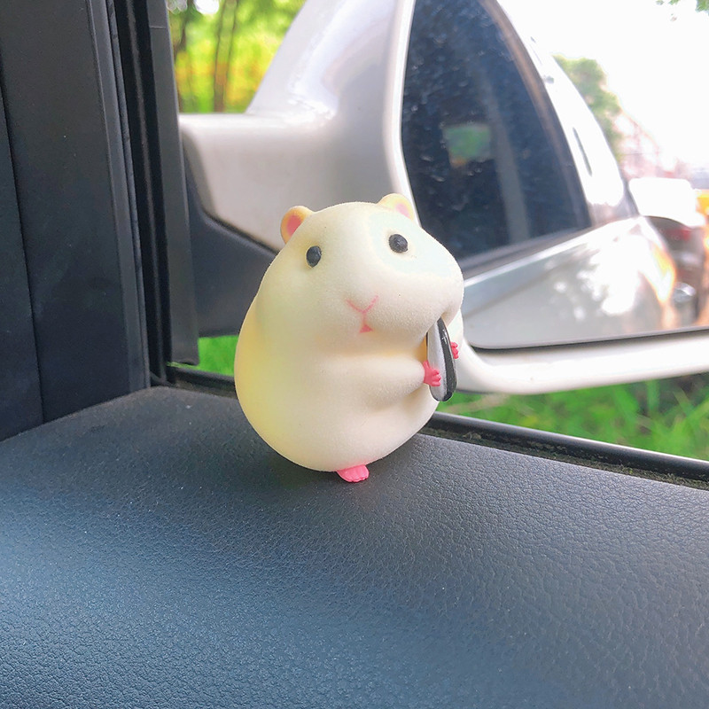 Χαριτωμένο Anime Stealing Hamster Car Εσωτερική Διακόσμηση Γκουρμέ φιγούρες χάμστερ Διακόσμηση ταμπλό αυτοκινήτου για αξεσουάρ αυτοκινήτου Γυναίκα