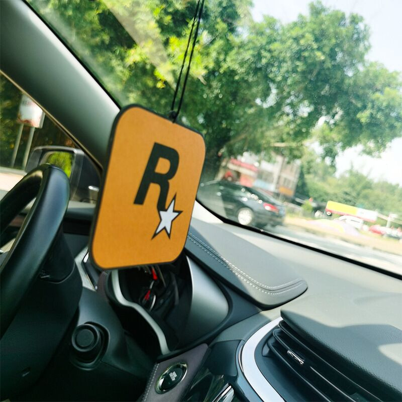 privjesak za auto svjež zrak u unutrašnjosti žuta R-zvjezdica mreža za trajno uklanjanje mirisa crveni nakit miris za auto