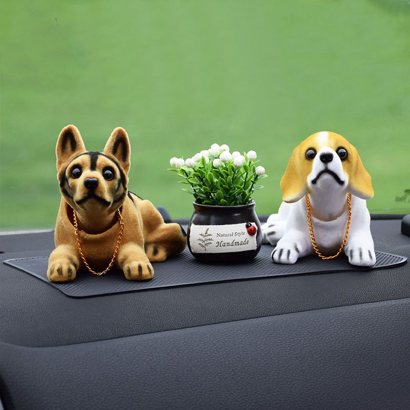 Lutka koji klima glavom Pas koji odmahuje glavom Simulacija smole Auto Pas Igračka Ukras nadzorne ploče Ukras automobila Slatka oprema za automobil Djevojke Žene