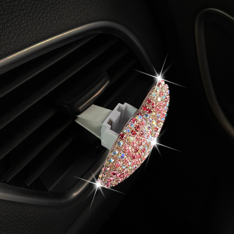 Bling Heart Decor pentru mașină Odorizant pentru mașină Priză automată Clip de parfum Difuzor de arome pentru mașină Accesorii pentru mașină Cadouri pentru fete Drăguț