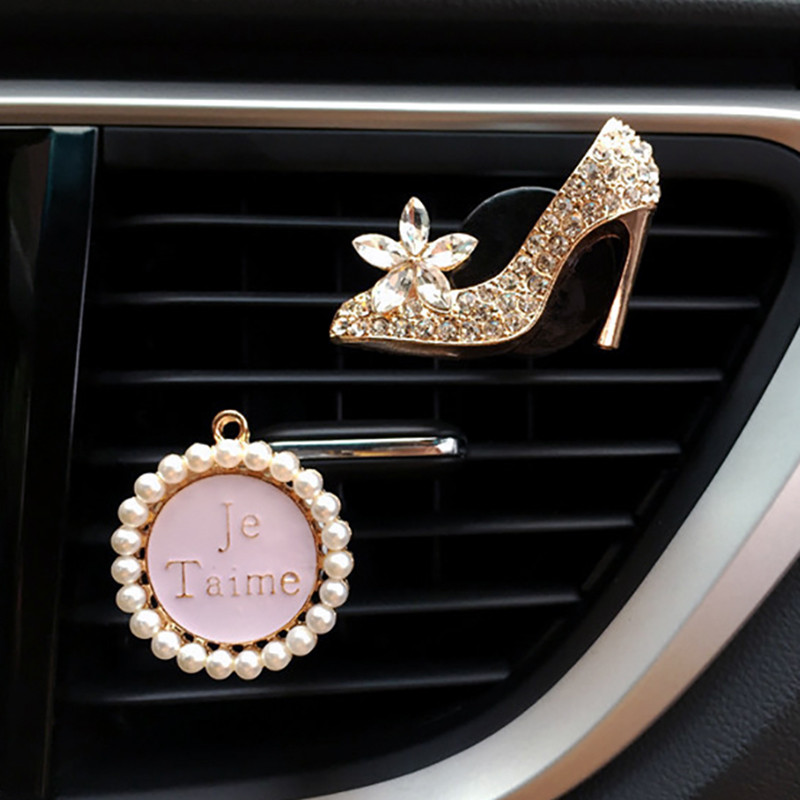 Autó dekoráció Gyémánt pénztárca Autós légfrissítő Auto Outlet Parfüm Clip Autós Illat Diffúzor Bling Crystal Autós Kiegészítők Női Lányok