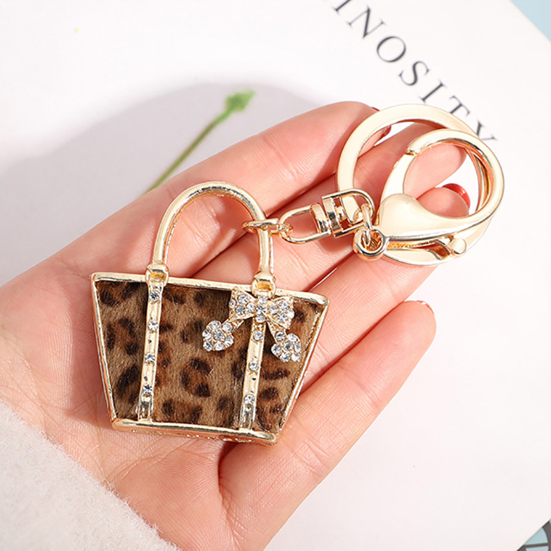 Novi privjesak za ključeve iz 2022. za žene 3D torbica Dekoracija ključeva automobila Bling Torba za automobil Privjesci Dodaci za auto interijer za djevojčice Darovi Slatki