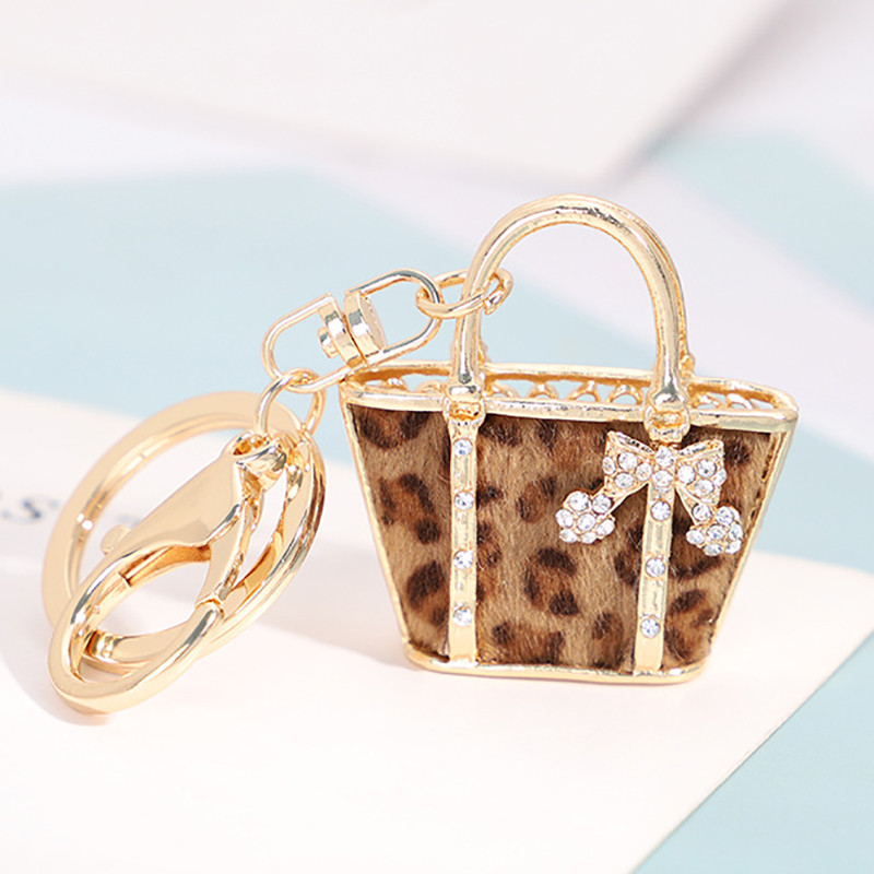 Novi privjesak za ključeve iz 2022. za žene 3D torbica Dekoracija ključeva automobila Bling Torba za automobil Privjesci Dodaci za auto interijer za djevojčice Darovi Slatki