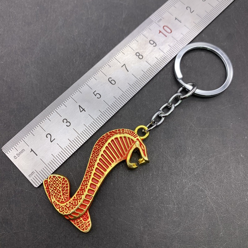 Automatinis raktų pakabukas Metalinis kobra gyvatės emblemas ženklelis Automobilio stiliaus automobilio raktų pakabukas Interjero priedai Raktų pakabukas