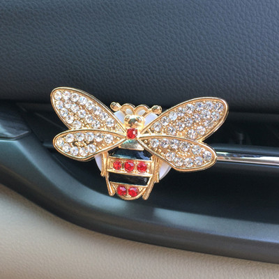 Aranyos légfrissítő az autóban, parfüm befúvó szellőzőkapcsos autóízesítés az Auto Bling luxus gyémánt autóbelső tartozékához