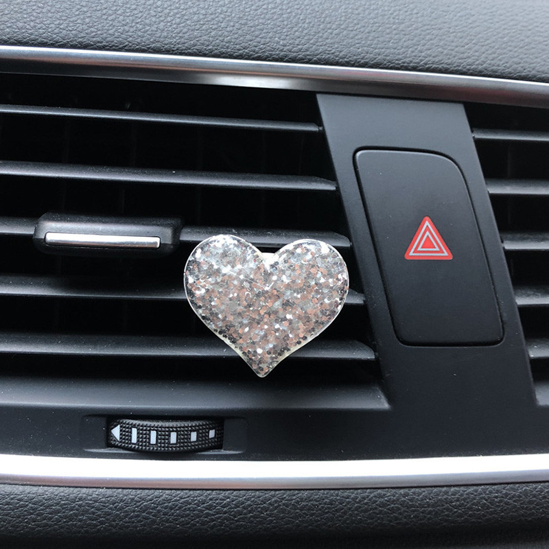 Bling autós kiegészítők lányoknak autós aroma diffúzor mini szív alakú ízesítő autós illatosítókhoz autós parfüm autó szellőző kapocs