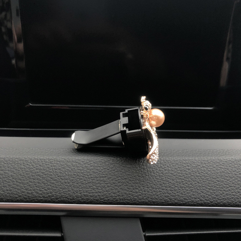 Crystal Diamond Bee autós légfrissítő Auto Outlet Parfüm Bees Clip Belső Kiegészítők Autóstílusú Vent Illat Diffúzor
