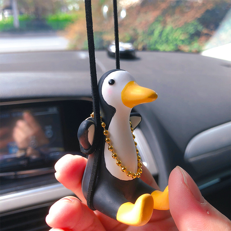 Anime leagăn pinguin mașină decor interior gips suspendat pinguin oglindă retrovizoare pandantiv pentru produse auto accesorii interior