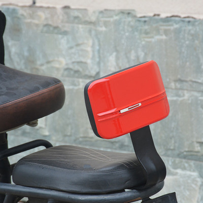 Univerzális levehető háttámla utas csomagtartó motorkerékpárhoz, elektromobilhoz, stílusos kivitelű motorkerékpár-tartozék